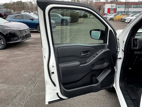 New 2026 Nissan Frontier SV image 11