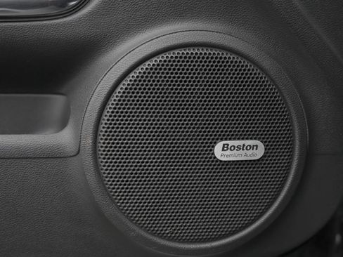 Used 2013 Chevrolet Camaro ZL1 image 8