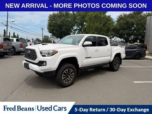 Used 2023 Toyota Tacoma TRD Sport w/ TRD Premium Sport Package AWD/4WD image 8