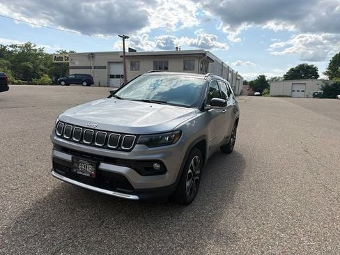 Used 2022 Jeep Compass Limited w/ Sun and Sound Group AWD/4WD image 5