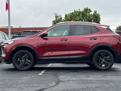 Used 2024 Buick Encore GX Sport Touring image 8