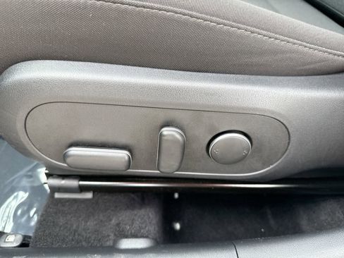 Used 2025 Hyundai Kona SEL FWD image 14