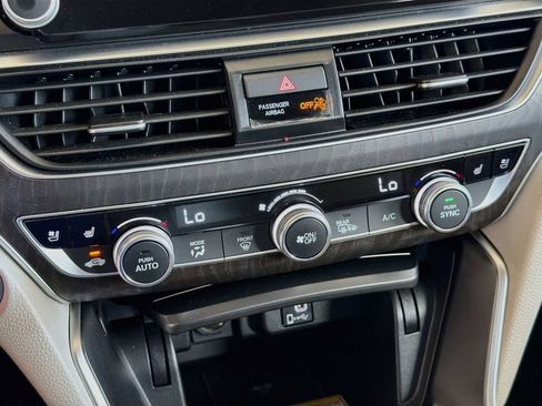 Used 2019 Honda Accord Touring image 15
