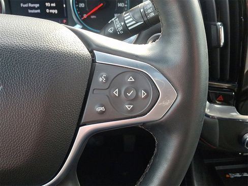 Used 2023 Chevrolet Traverse RS image 24