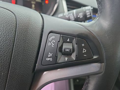 Used 2022 Chevrolet Trax LT w/ LT Convenience Package image 18