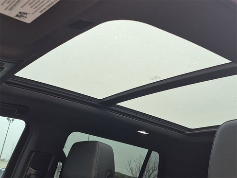 Certified 2023 Chevrolet Tahoe Z71 w/ Luxury Package image 22