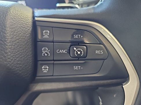 Used 2023 Jeep Grand Cherokee L Limited w/ Trailer Tow Group (B) AWD/4WD image 19
