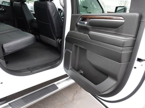 Used 2024 GMC Sierra 2500 SLE image 30