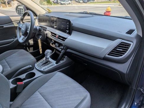 Certified 2025 Kia Seltos LX AWD/4WD image 23