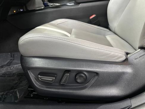 Used 2025 Toyota Camry SE w/ Convenience Package AWD/4WD image 11