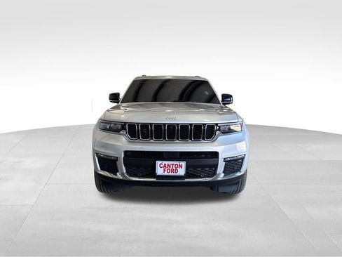 Used 2024 Jeep Grand Cherokee L Limited w/ Luxury Tech Group II image 9