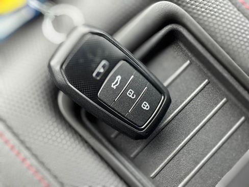 Used 2022 Chevrolet Suburban RST w/ Luxury Package image 46