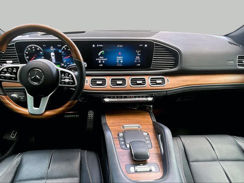 Used 2021 Mercedes-Benz GLS 580 4MATIC image 15