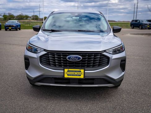 Used 2023 Ford Escape AWD image 2