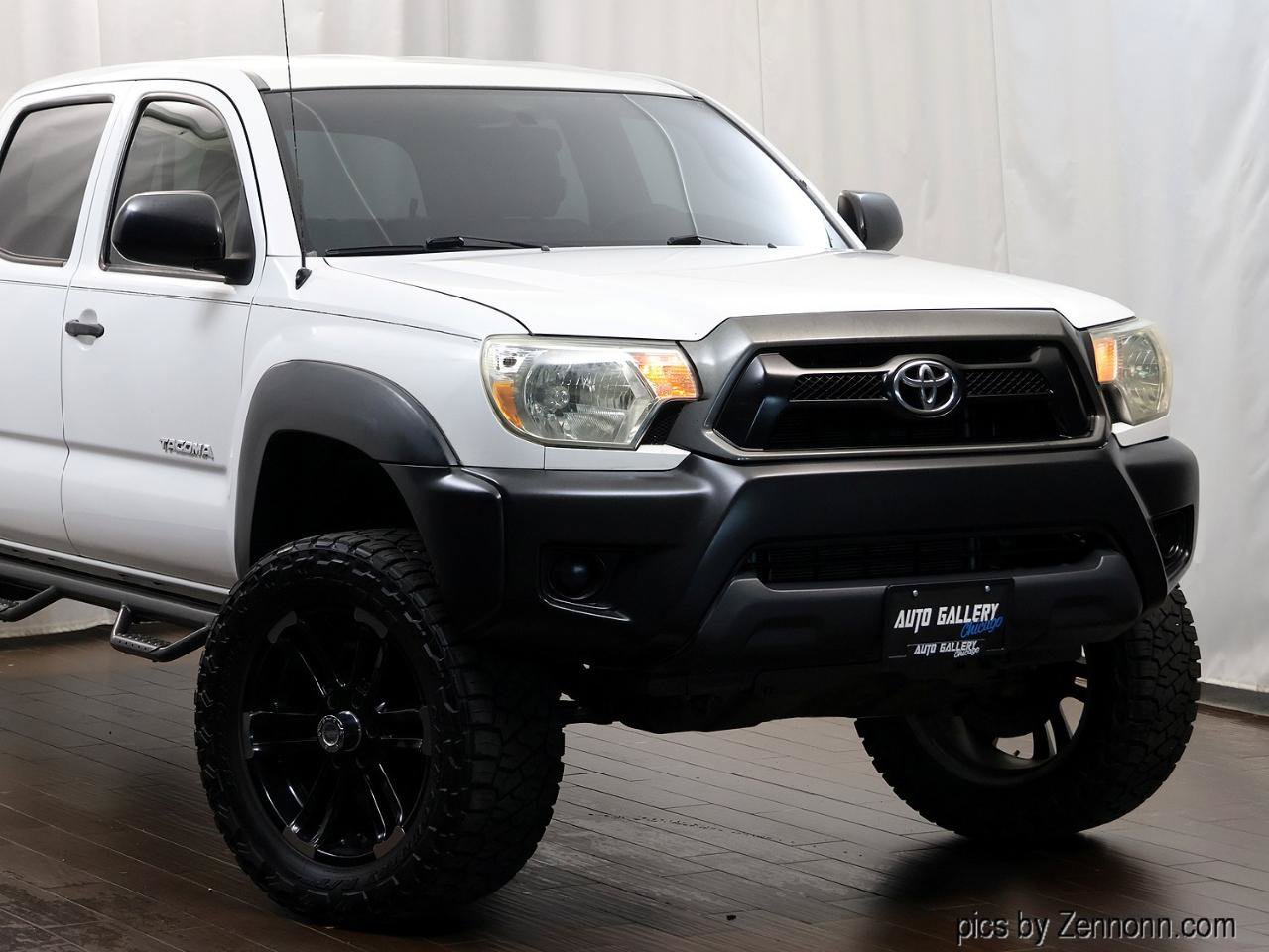 Used 2015 Toyota Tacoma PreRunner w/ Convenience Package RWD image 2