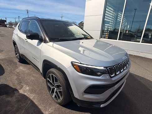 Used 2025 Jeep Compass Limited w/ Elite Group image 2