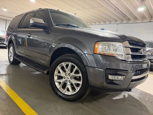 Used 2017 Ford Expedition Limited AWD/4WD image 6