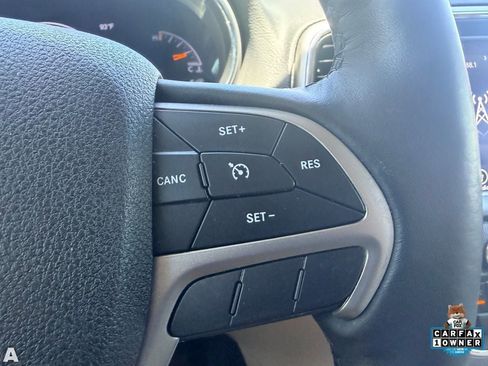 Used 2018 Jeep Grand Cherokee Limited AWD/4WD image 22