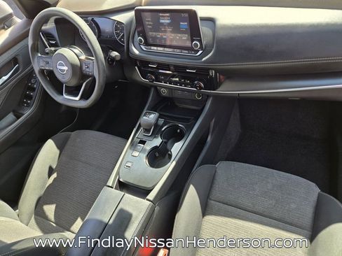 Used 2023 Nissan Rogue SV image 17