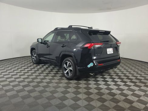 Used 2025 Toyota RAV4 SE image 6