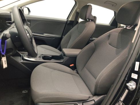 Used 2025 Kia K4 LXS image 17