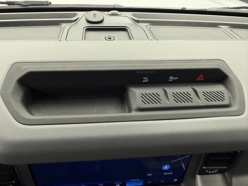 Used 2024 Ford Bronco Big Bend image 33