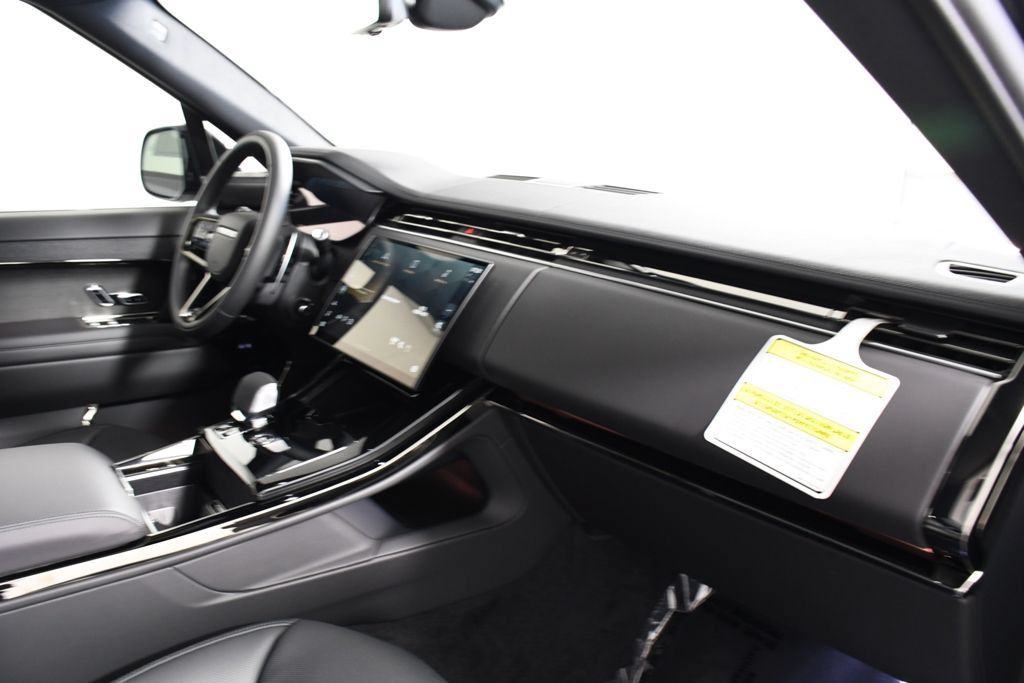 New 2026 Land Rover Range Rover Sport Dynamic SE AWD/4WD image 18