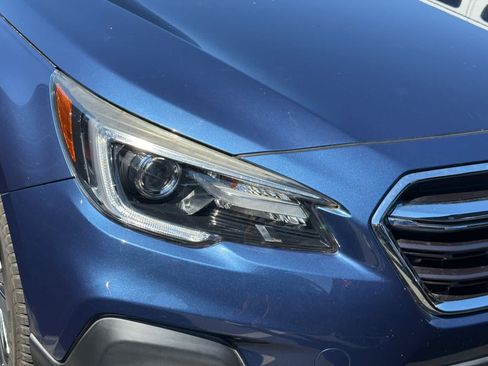 Used 2019 Subaru Outback 3.6R Limited AWD/4WD image 7