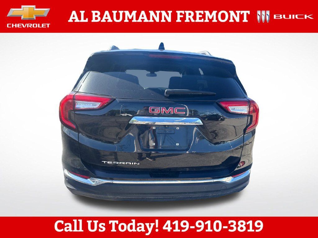 Used 2024 GMC Terrain SLT FWD image 4
