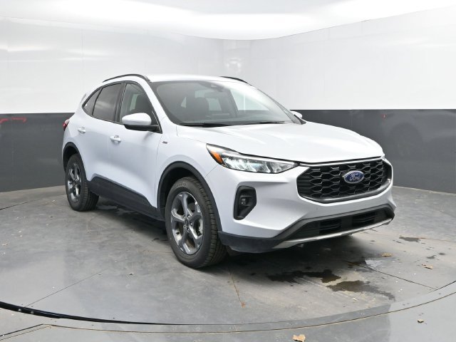 Used 2025 Ford Escape ST-Line Select AWD/4WD image 4