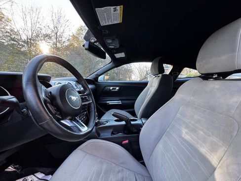 Used 2016 Ford Mustang Coupe RWD image 11