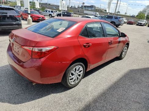 Used 2018 Toyota Corolla LE image 9