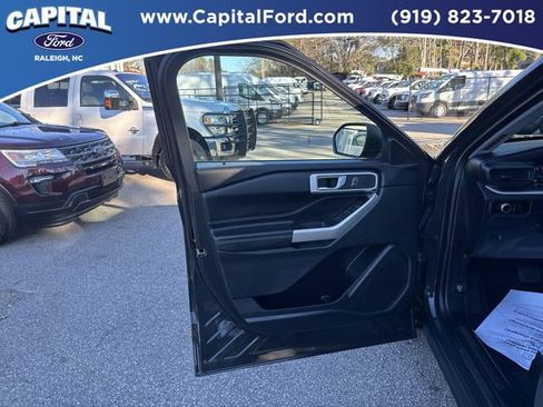 Used 2023 Ford Explorer XLT image 19