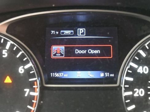Used 2017 Nissan Pathfinder Platinum w/ Family Entertainment Package AWD/4WD image 10