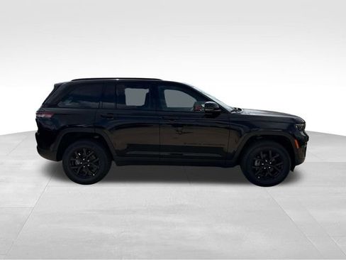 New 2025 Jeep Grand Cherokee Altitude RWD image 25
