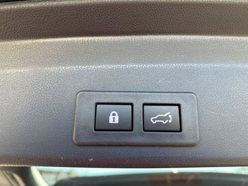 Used 2023 Subaru Ascent Premium w/ Convenience Package image 28