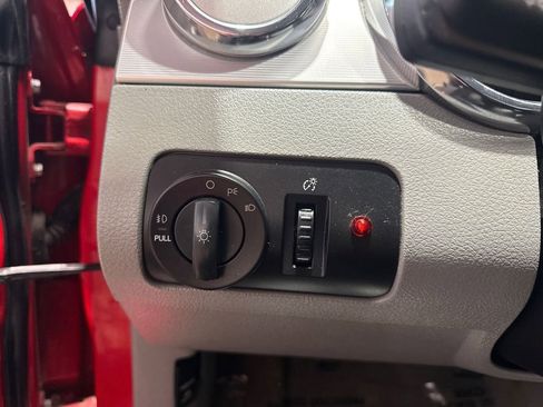 Used 2005 Ford Mustang GT Premium image 92