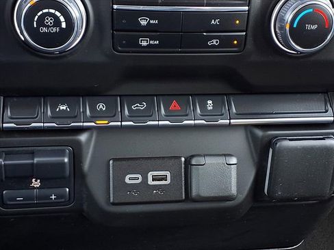 Used 2025 Chevrolet Silverado 1500 Custom w/ LPO, Dark Essentials Package AWD/4WD image 15