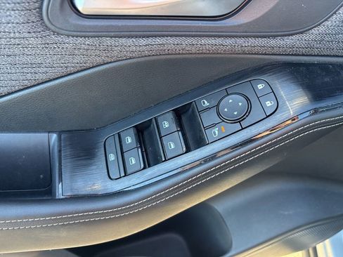 Used 2023 Nissan Rogue SV AWD/4WD image 15