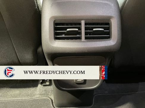 Used 2024 Chevrolet Equinox LT FWD image 17