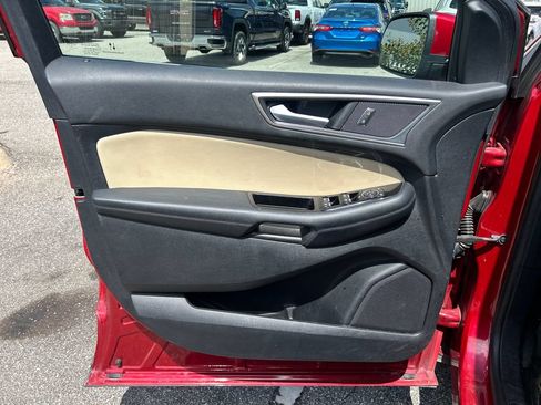 Used 2020 Ford Edge SEL w/ Convenience Package FWD image 9