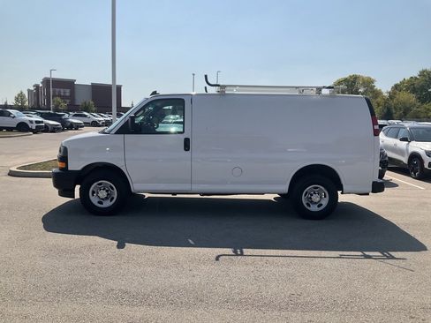 Used 2022 Chevrolet Express 2500 w/ Driver Convenience Package image 4