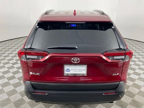 Used 2025 Toyota RAV4 XLE w/ Convenience Package FWD image 7