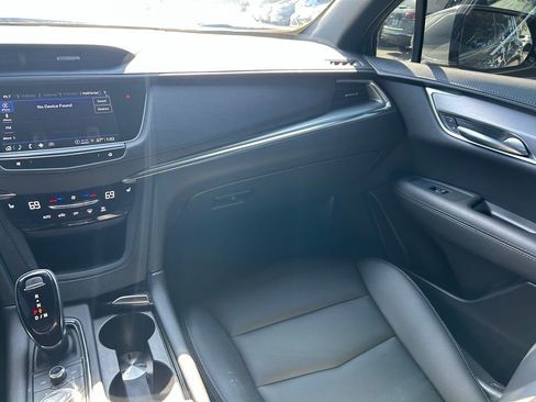 Used 2024 Cadillac XT5 Luxury image 11