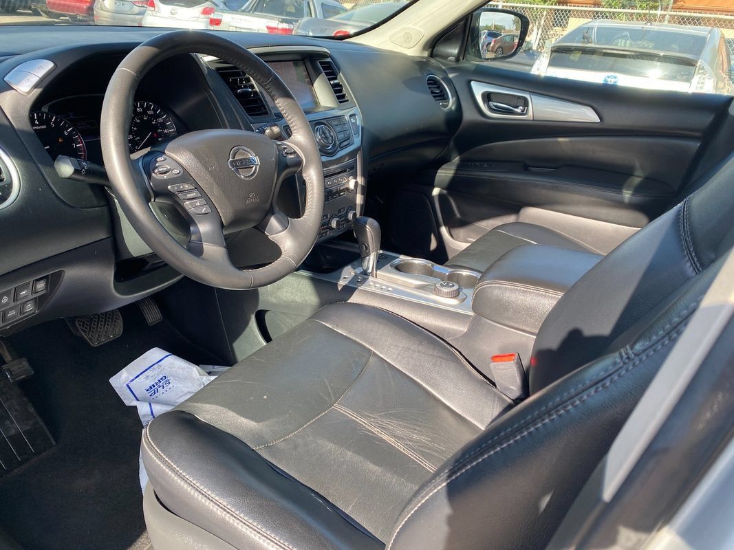 Used 2017 Nissan Pathfinder SL w/ SL Premium Package AWD/4WD image 12
