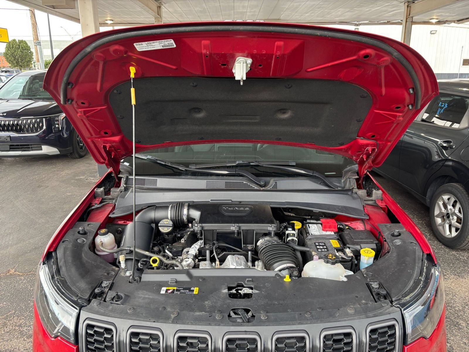 Used 2025 Jeep Compass Trailhawk AWD/4WD image 30