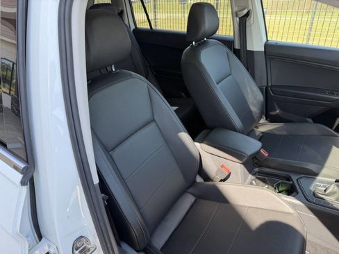 Used 2018 Volkswagen Tiguan SEL FWD image 21