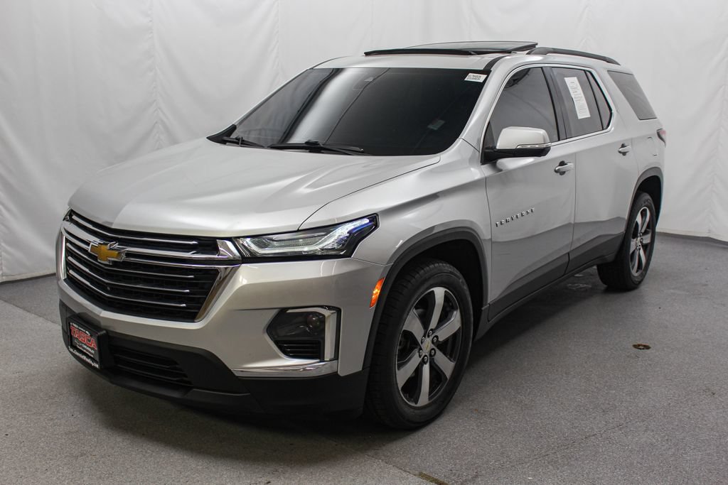Used 2022 Chevrolet Traverse LT w/ LT Premium Package AWD/4WD image 6