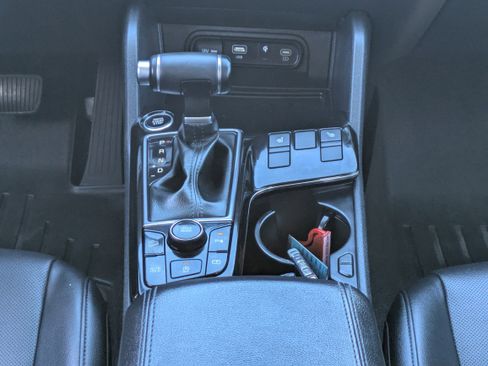 Used 2023 Kia Sportage SX image 20