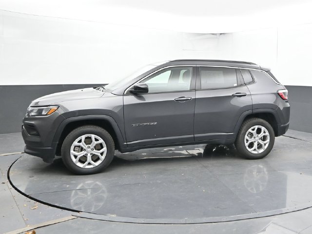 Used 2024 Jeep Compass Latitude AWD/4WD image 8